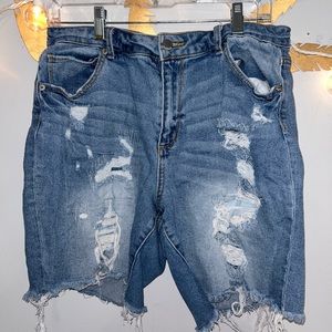 No Boundaries sz 17 mid-rise denim shorts